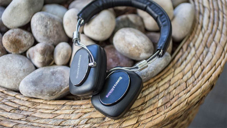 Беспроводные наушники   Bowers & Wilkins P5 Wireless   благодаря технологии aptX Bluetooth они гарантируют высококачественный звук без кабеля